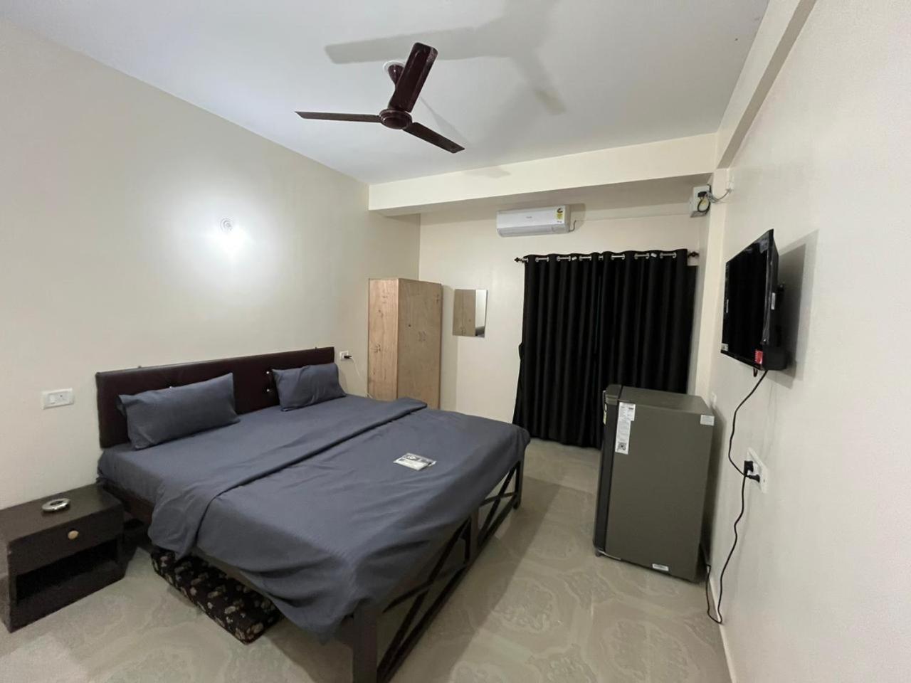 Hotel Saffron Бага Екстер'єр фото