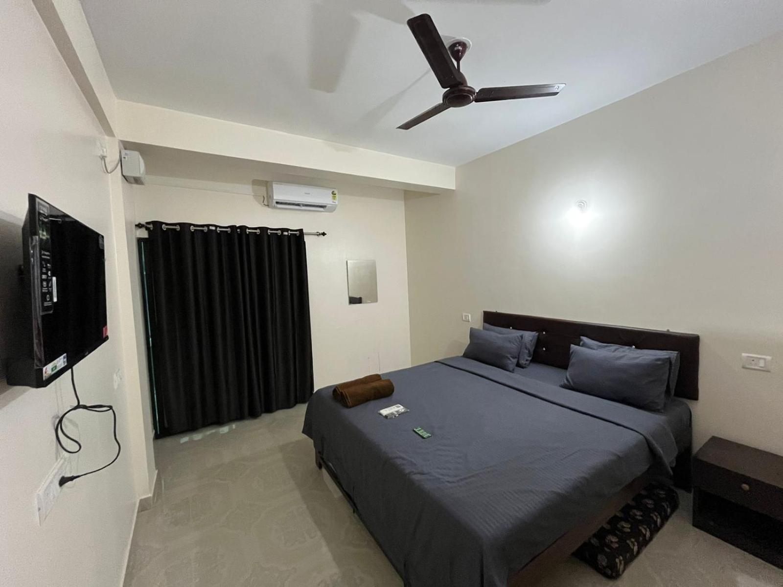 Hotel Saffron Бага Екстер'єр фото