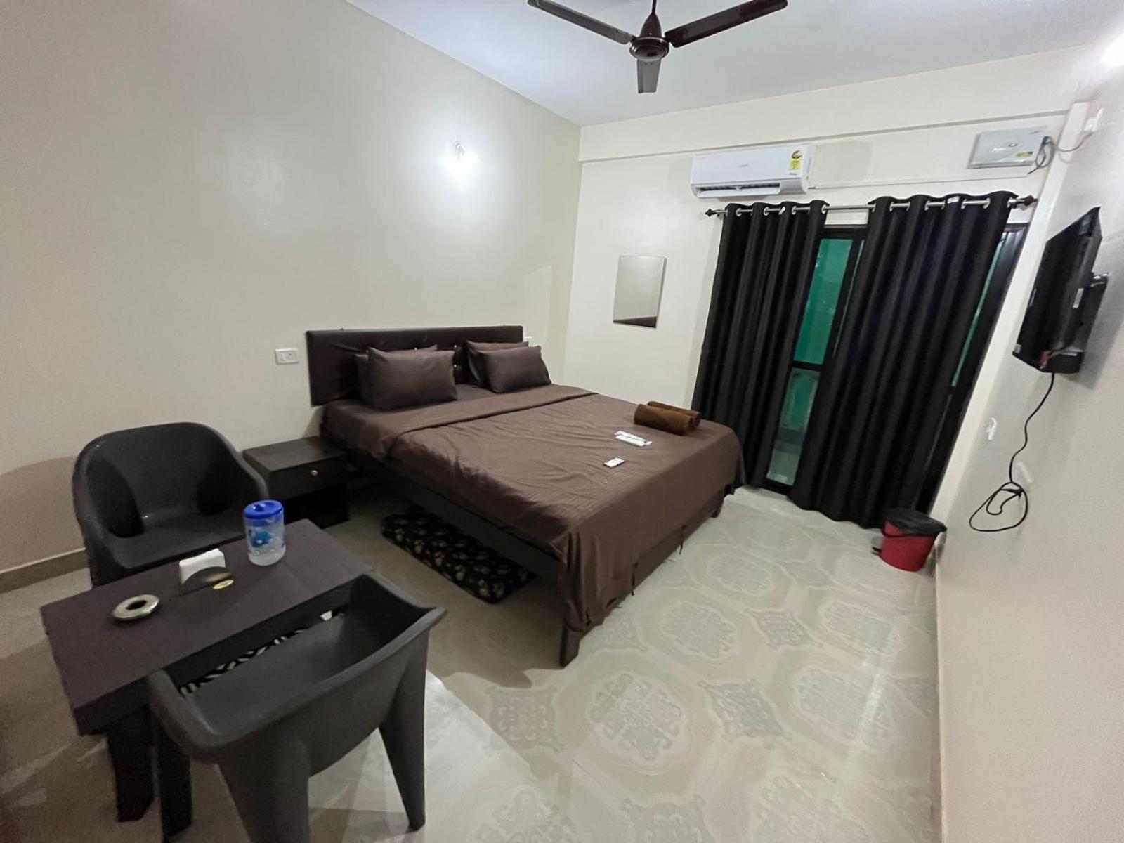 Hotel Saffron Бага Екстер'єр фото